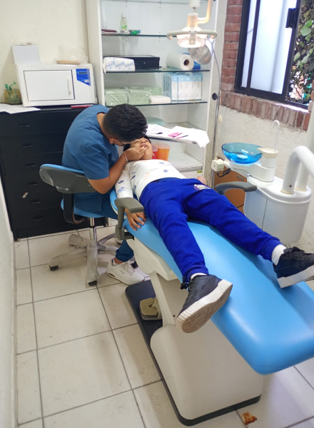 Dentista-Nino-Fundaser